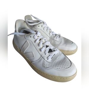 Women's Size 6 Veja V-10 White Leather Shoes